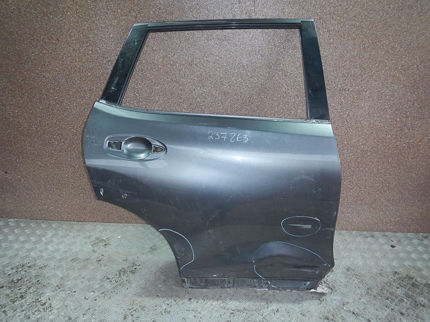 Дверь задняя правая