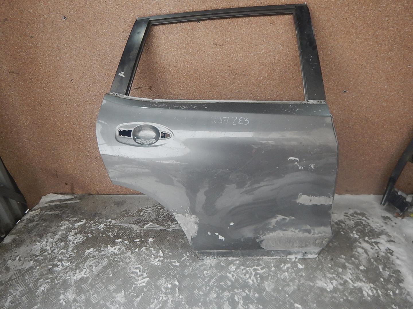 Дверь задняя правая
