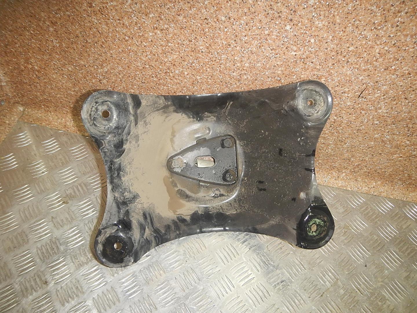 Кронштейн крепления запасного колеса