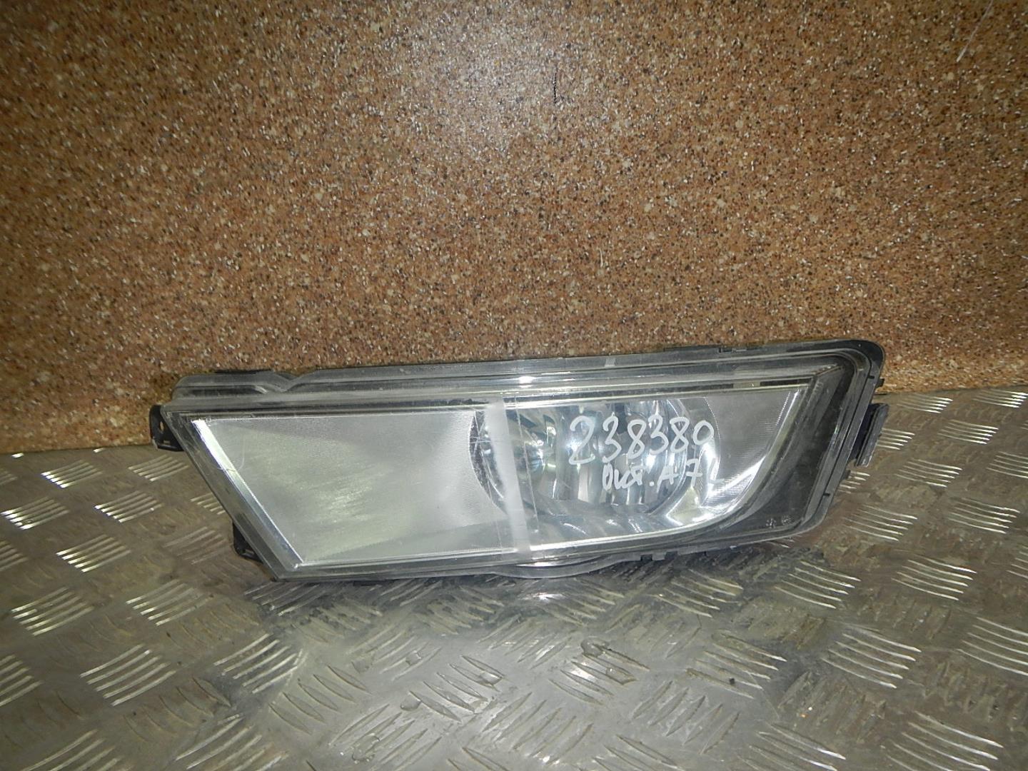 Фара противотуманная левая