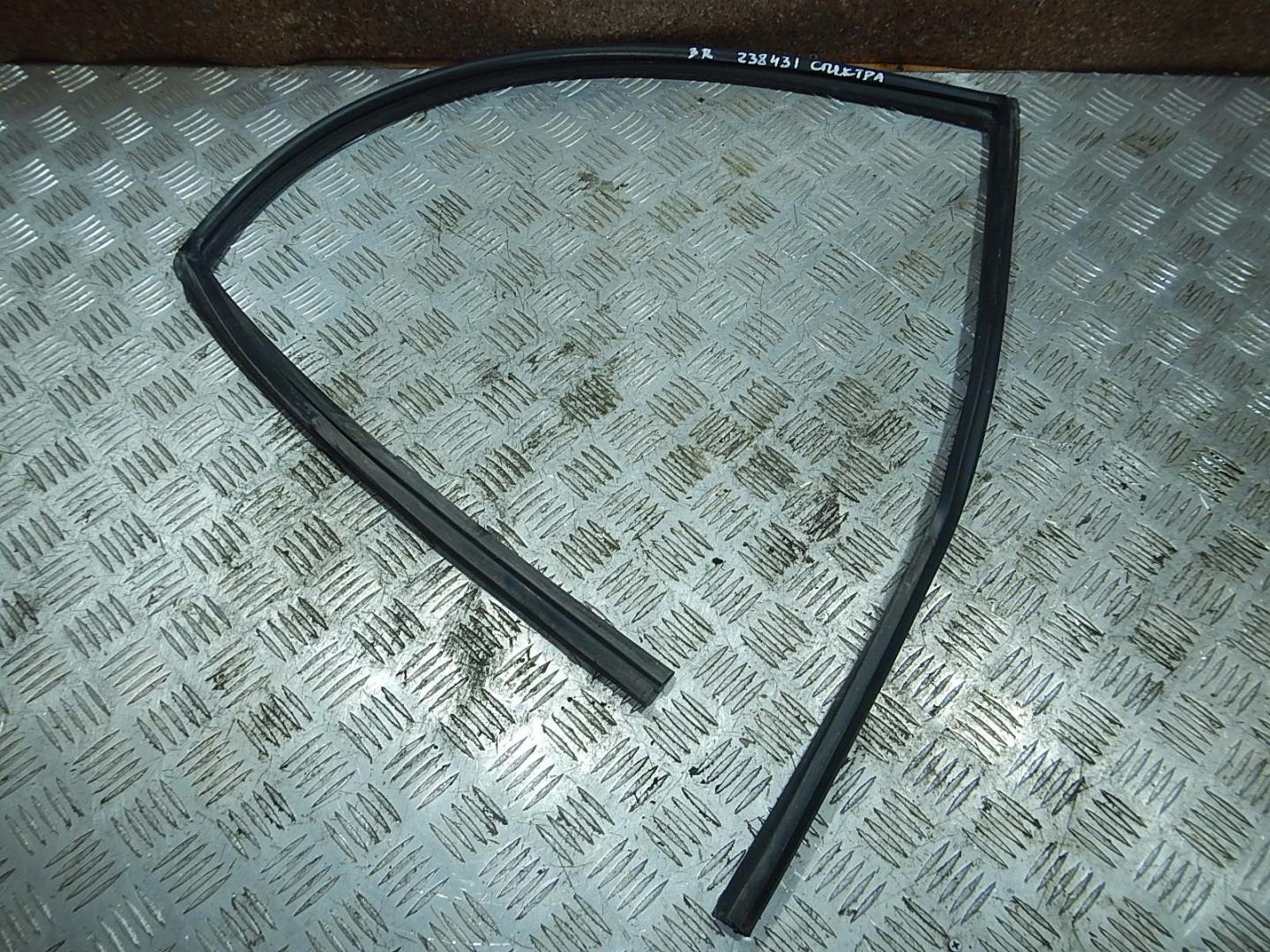 Уплотнитель стекла двери