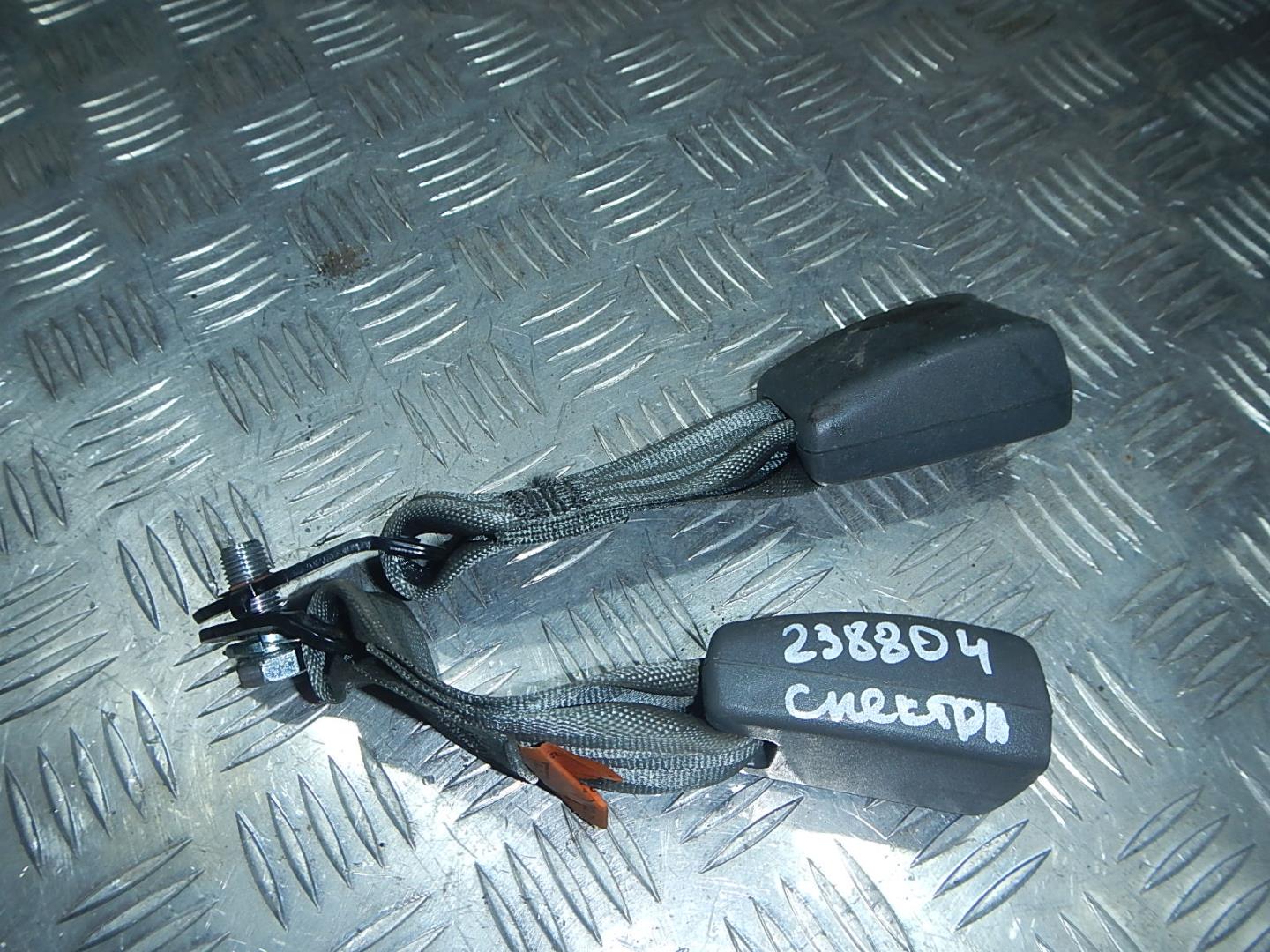 Ответная часть ремня безопасности