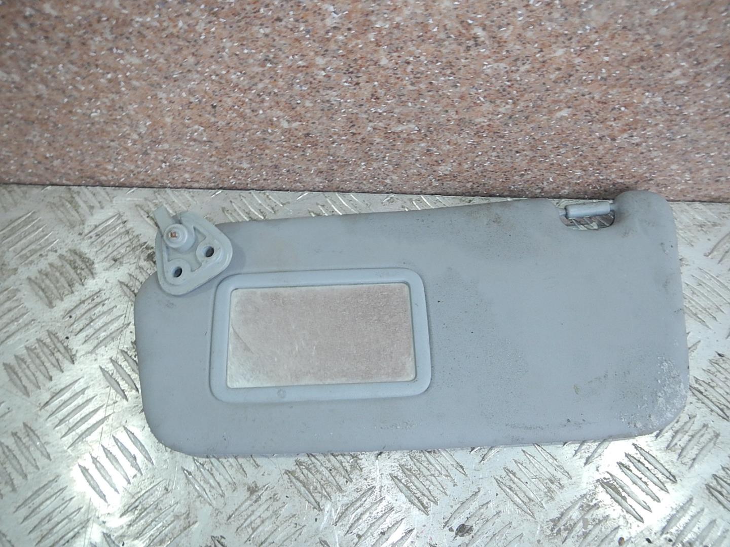 Козырек солнцезащитный