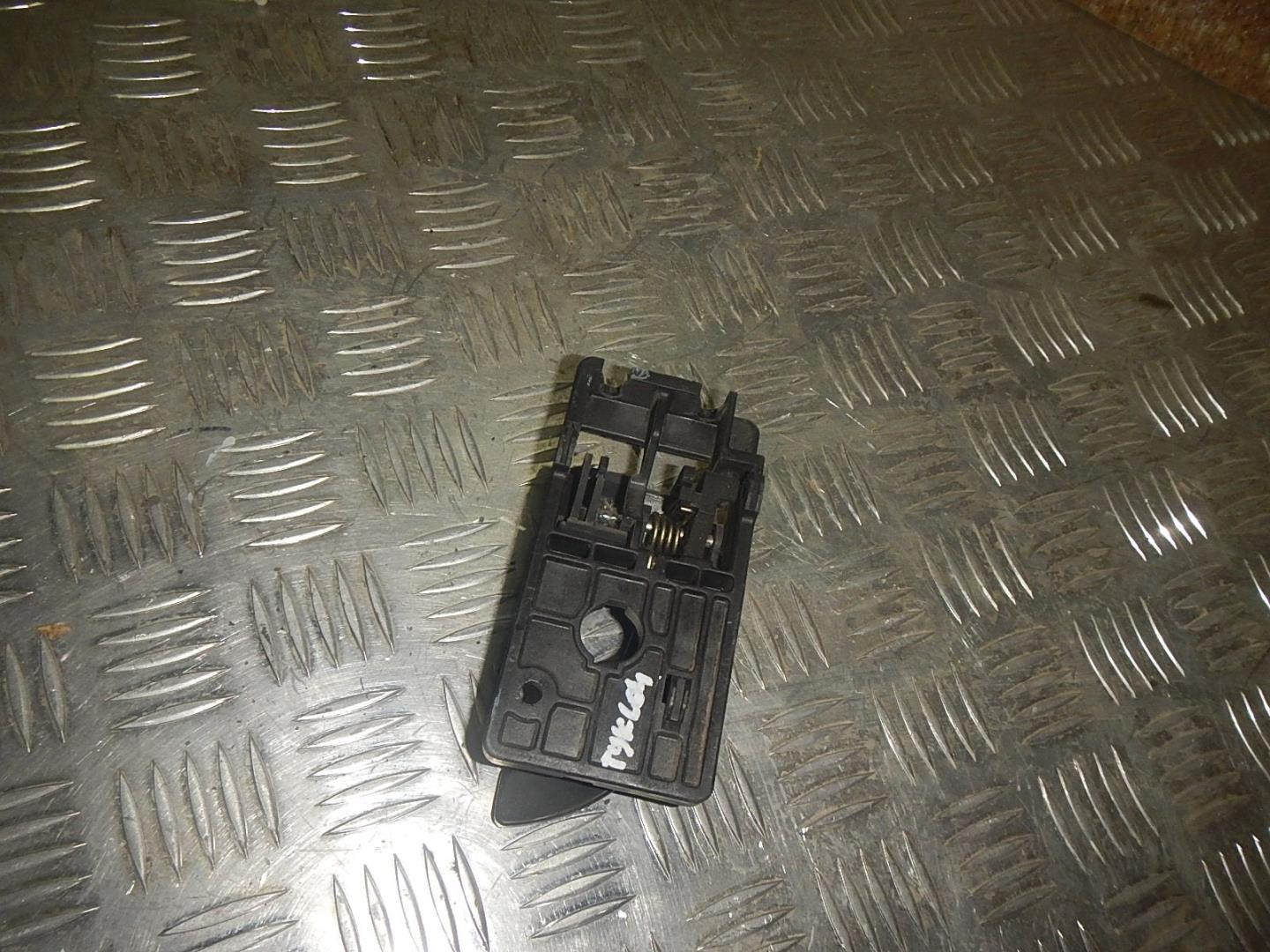 Ручка двери внутренняя левая