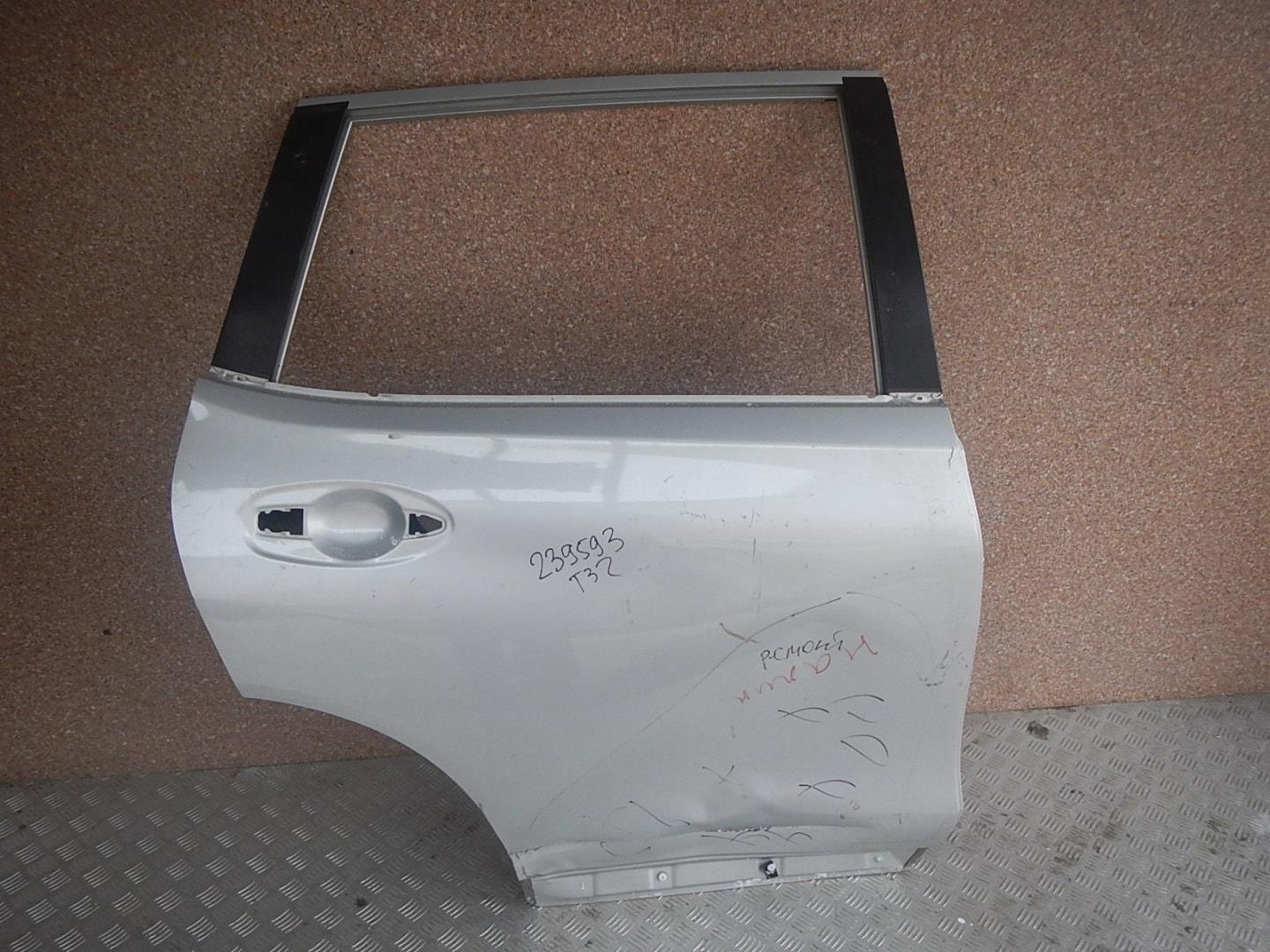 Дверь задняя правая
