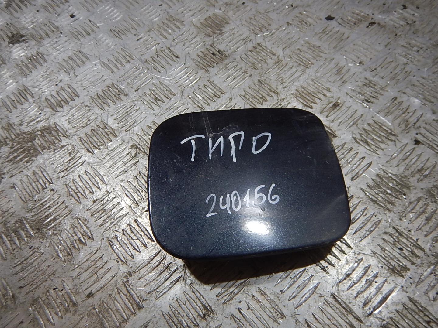 Лючок бензобака