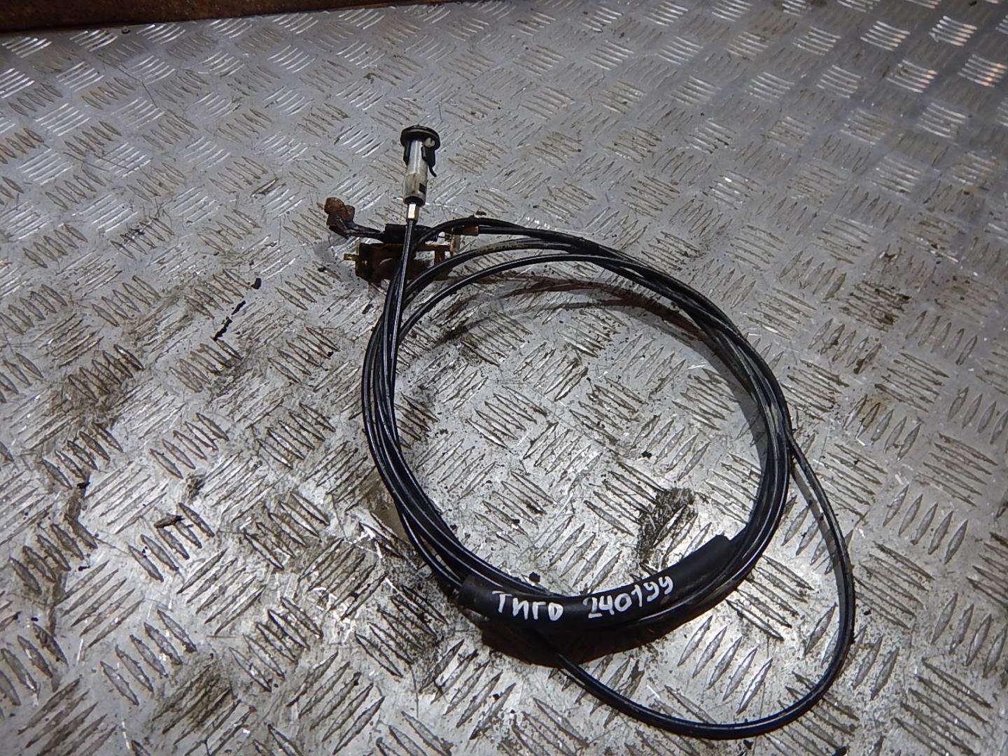 Трос лючка бензобака