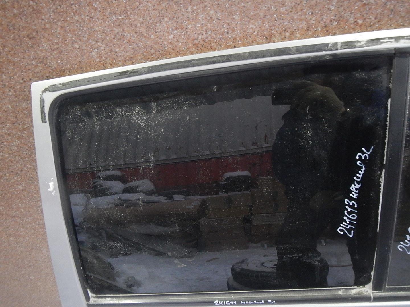 Стекло двери задней левой