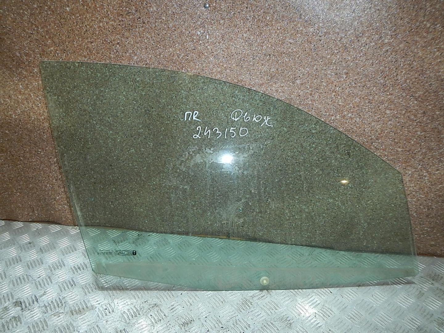 Стекло двери передней правой