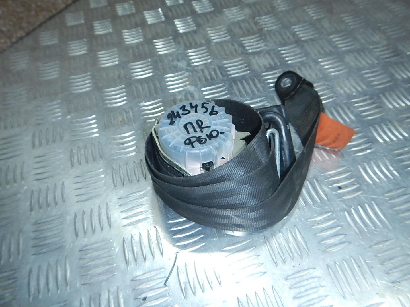 Ремень безопасности