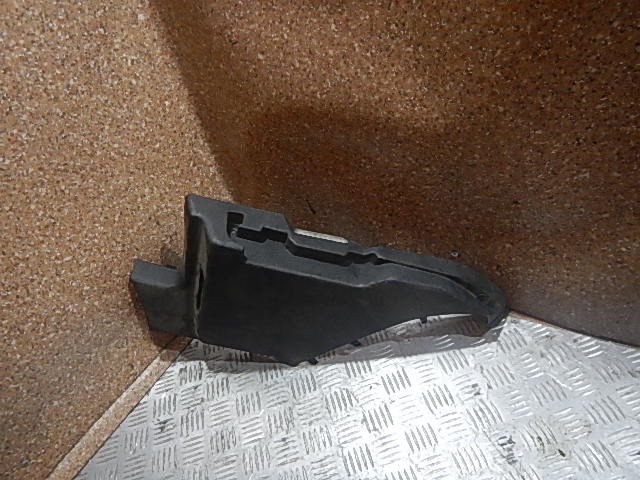 Держатель задней полки