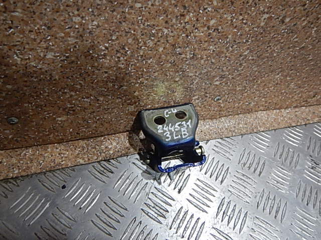 Петля двери задней левой верхняя