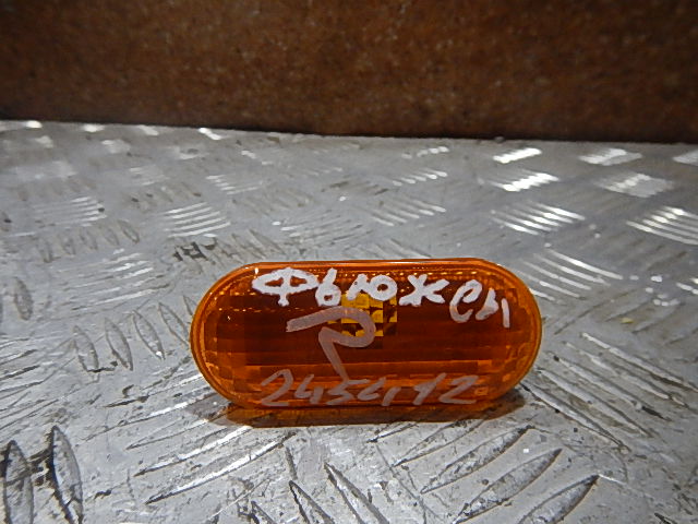 Повторитель на крыло желтый