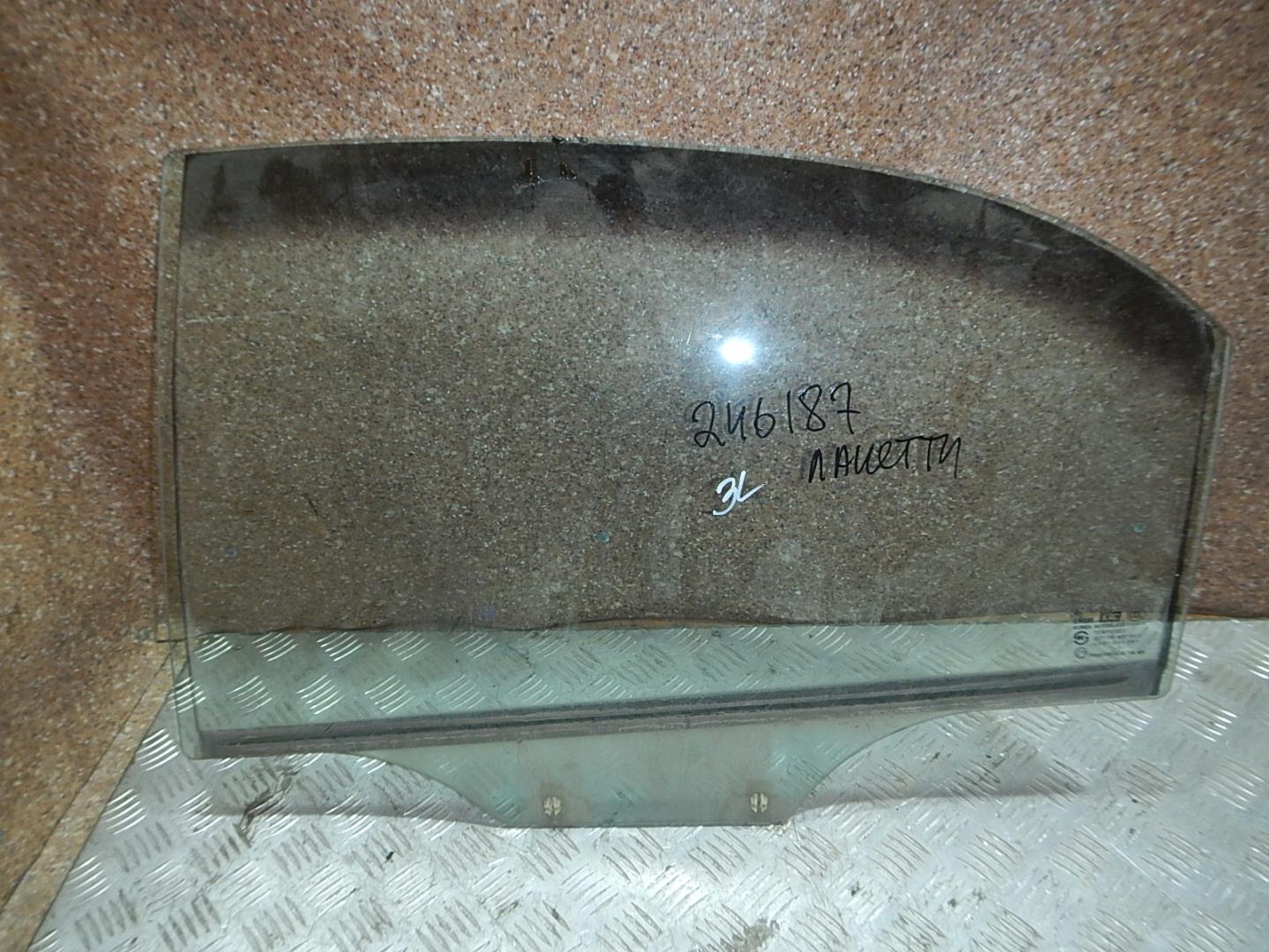 Стекло двери задней левой