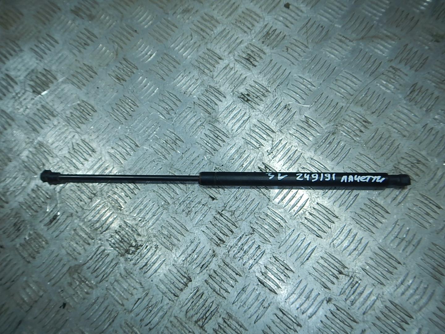 Амортизатор двери багажника