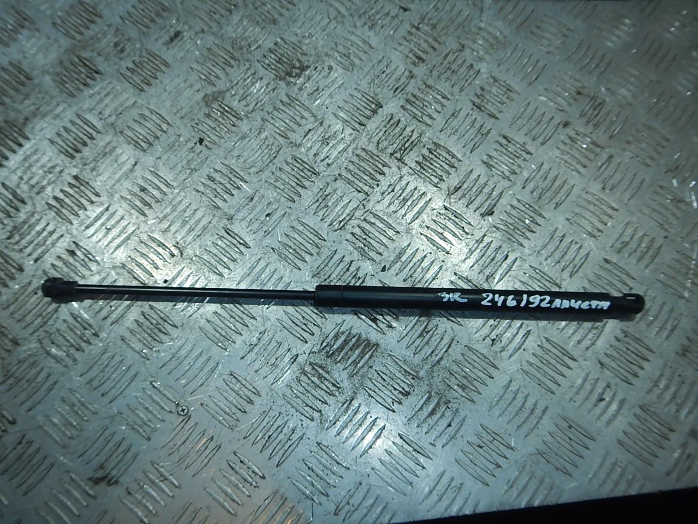 Амортизатор двери багажника