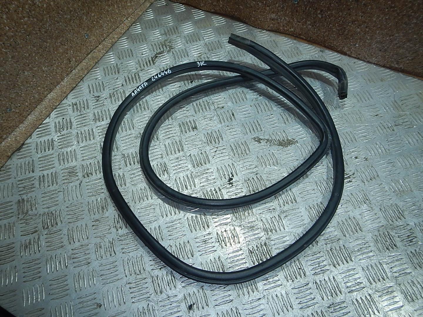 Уплотнитель двери