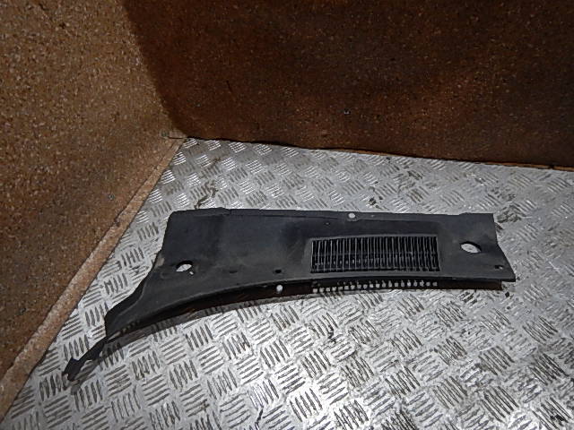 Решетка стеклоочистителей (Жабо)