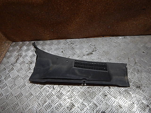 Решетка стеклоочистителей (Жабо)