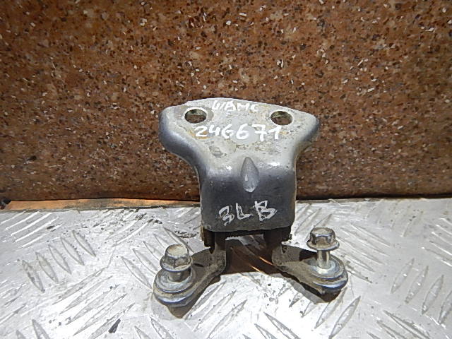 Петля двери задней левой верхняя