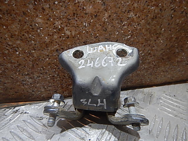 Петля двери задней левой нижняя