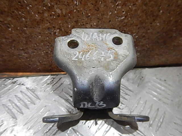 Петля двери передней левой верхняя