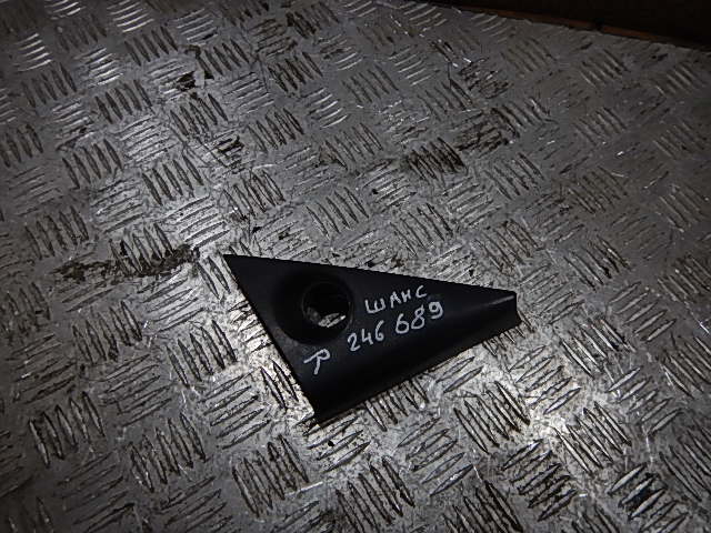 Крышка зеркала внутренняя правая