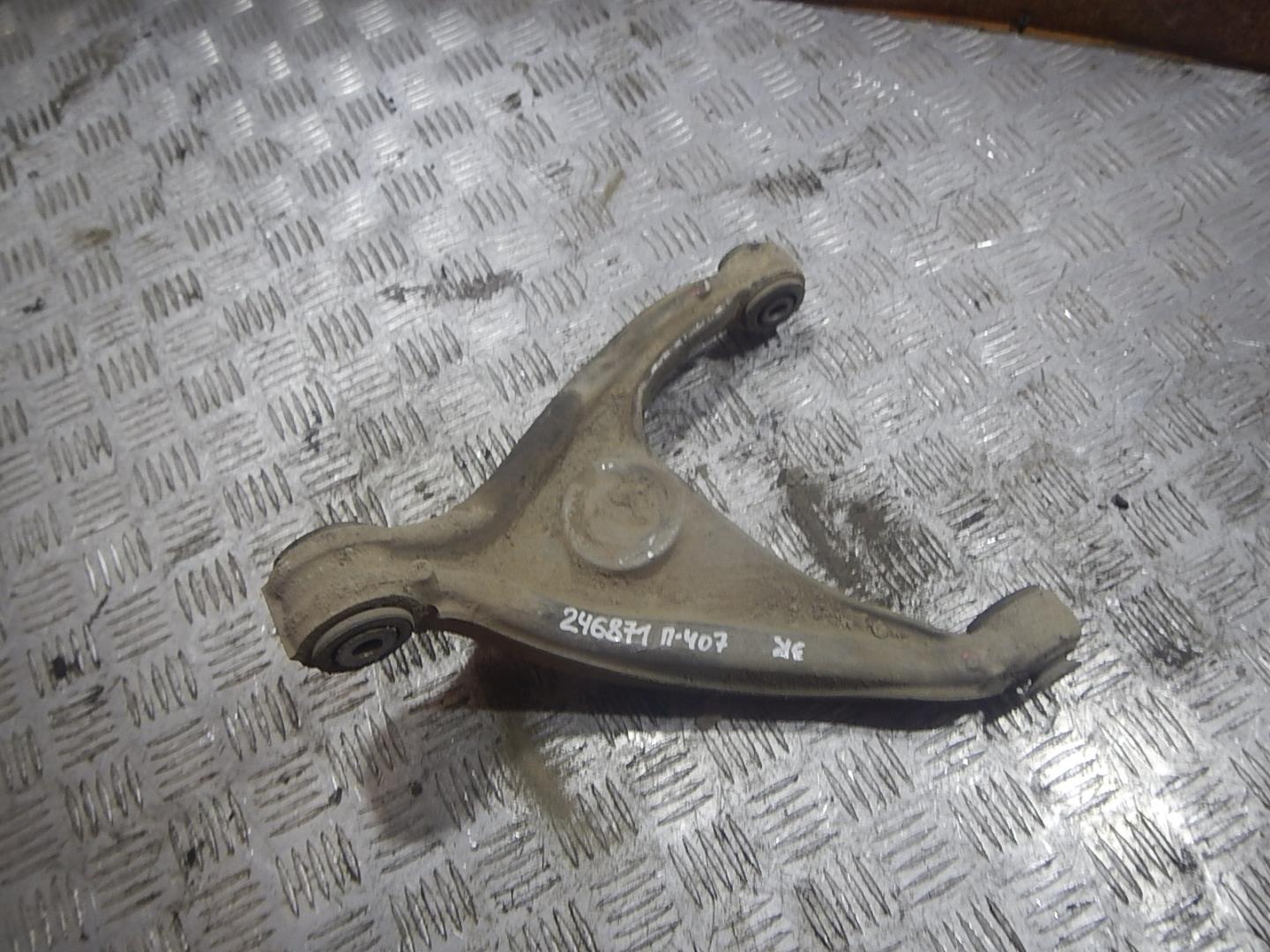 Рычаг задний верхний правый