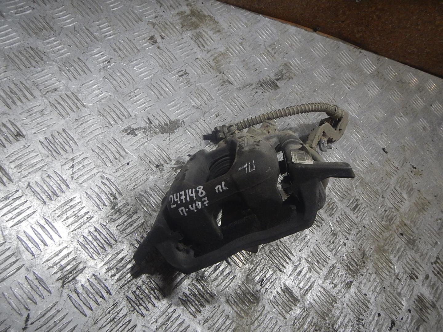 Суппорт передний левый