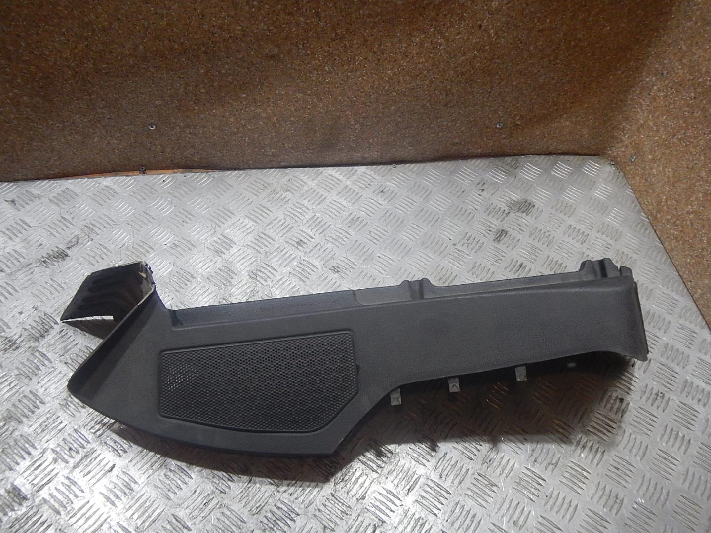 Держатель задней полки