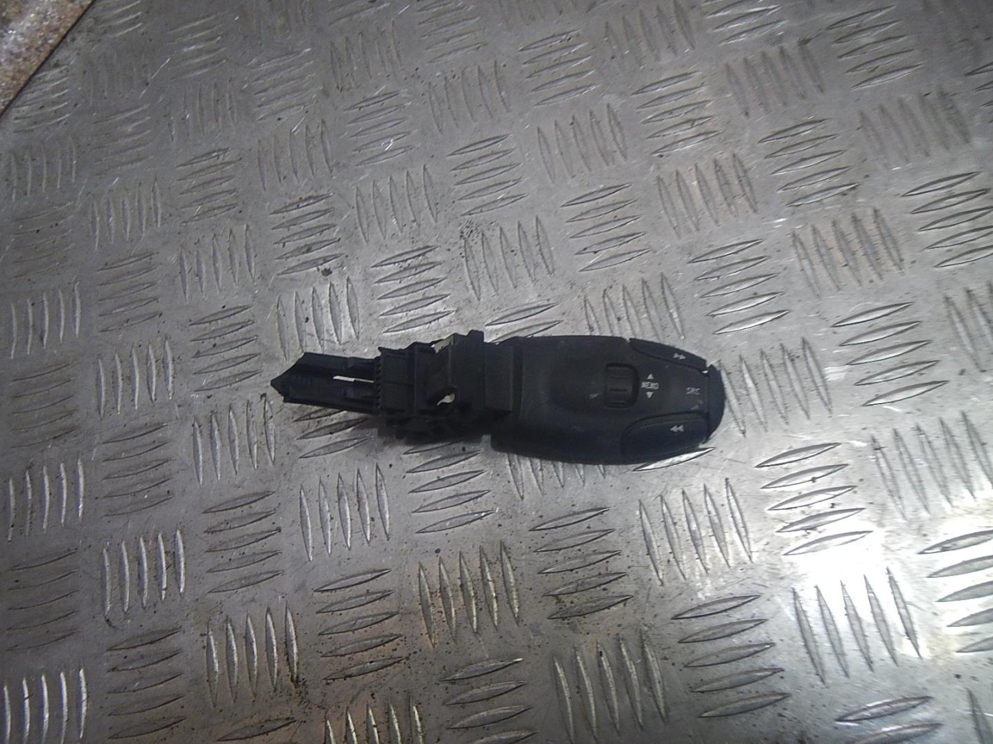 Переключатель подрулевой управления магнитолой для 407 (6E) 2004-2011