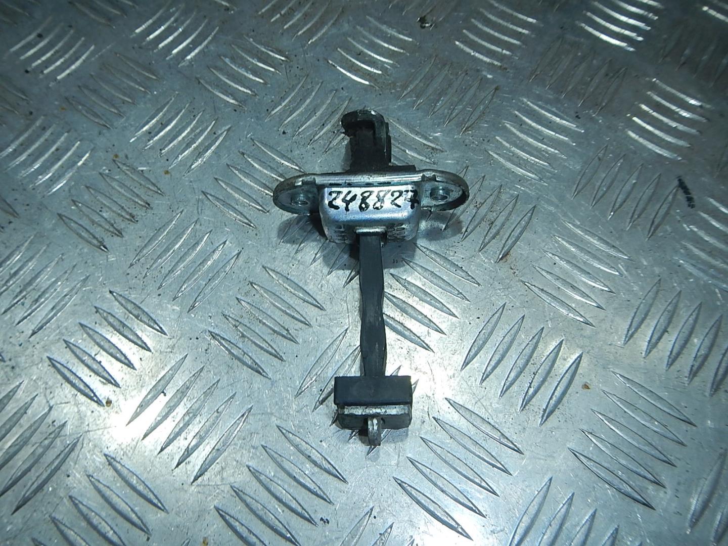 Ограничитель двери