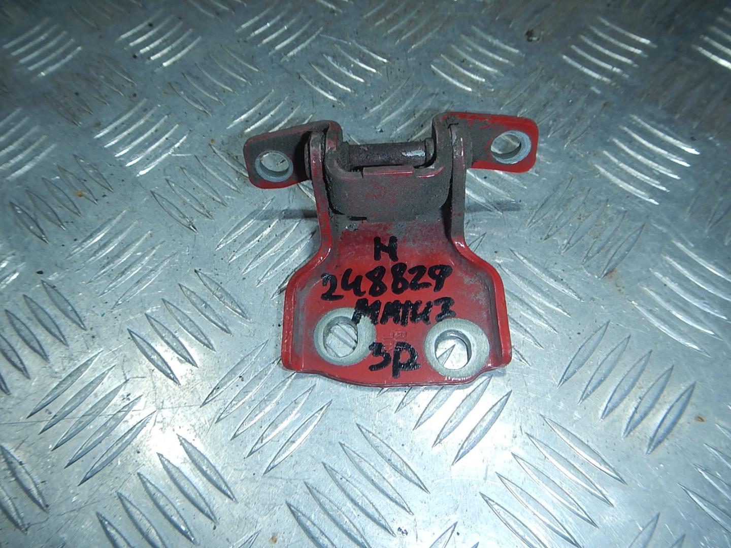 Петля двери задней правой нижняя