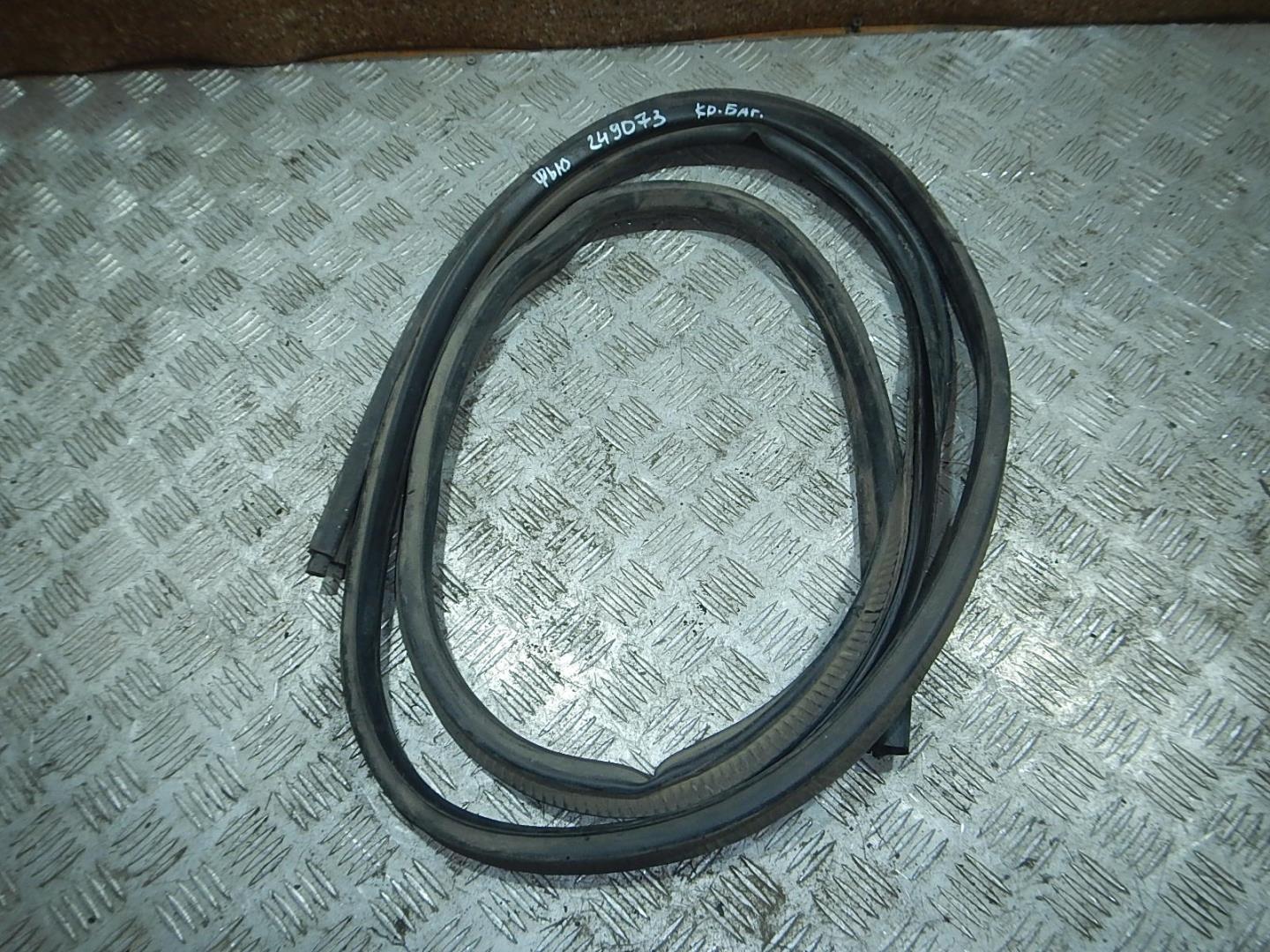 Уплотнитель багажника