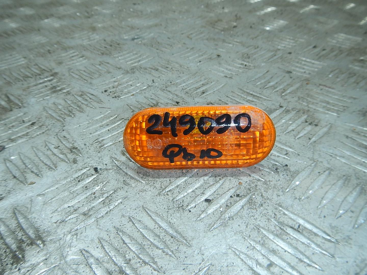 Повторитель на крыло желтый