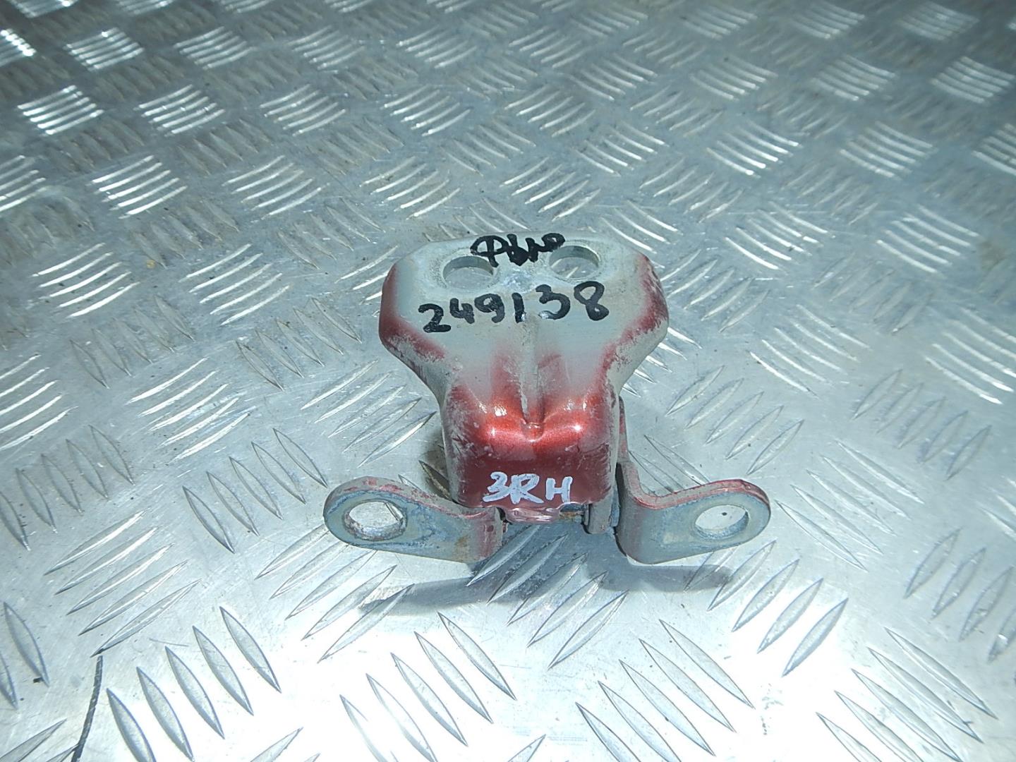 Петля двери задней правой нижняя