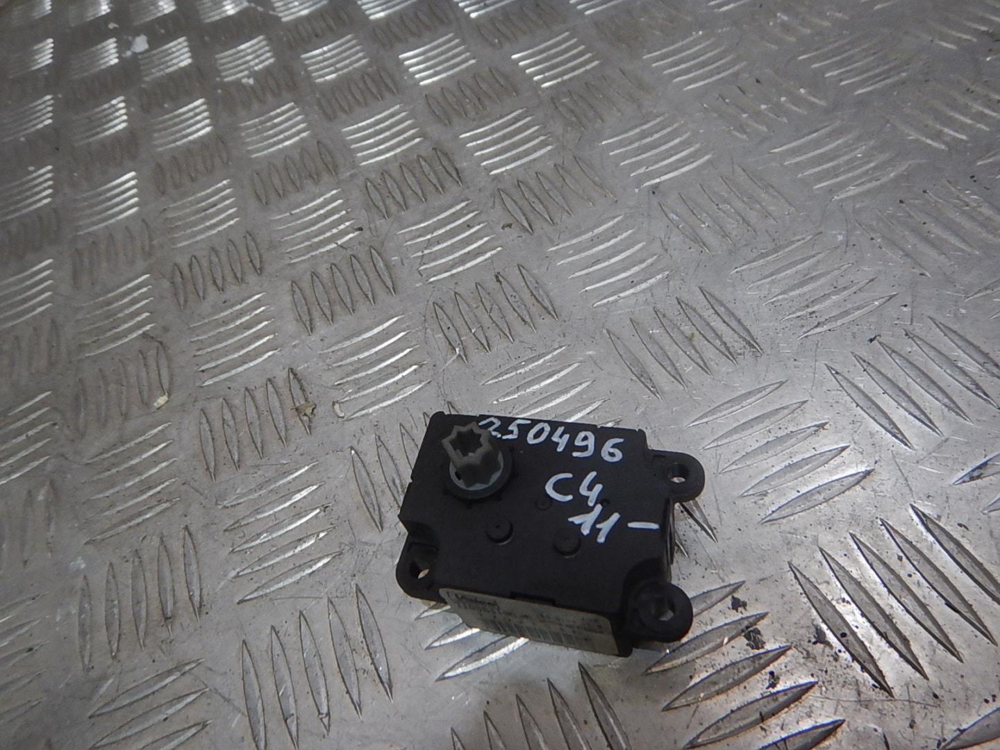 Моторчик заслонки печки