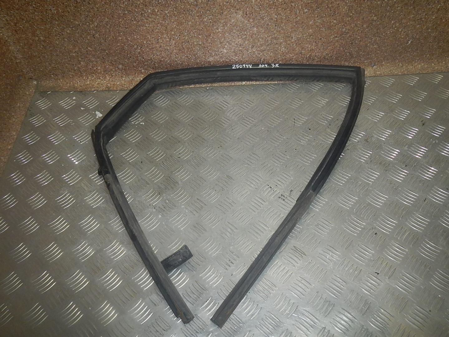 Уплотнитель стекла двери