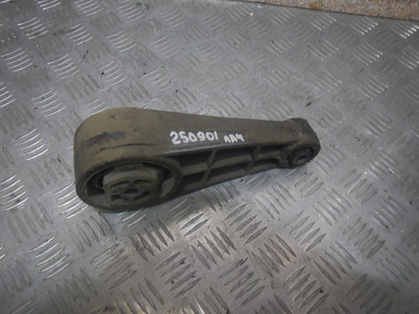 Опора двигателя задняя