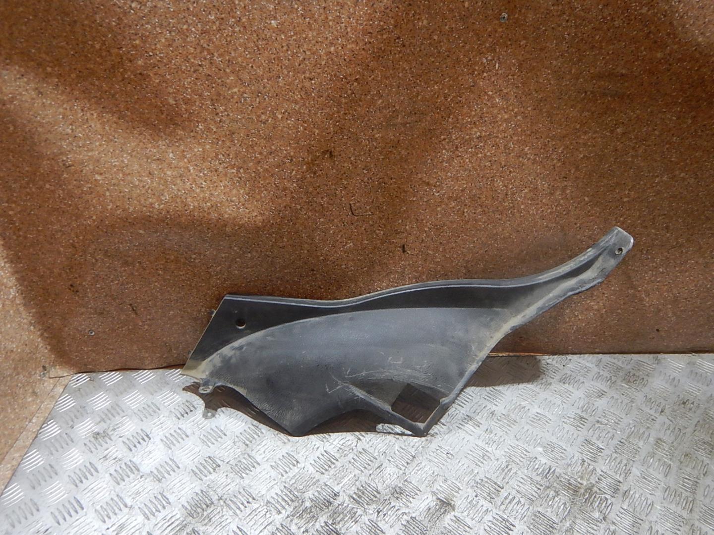 Накладка заднего крыла левого