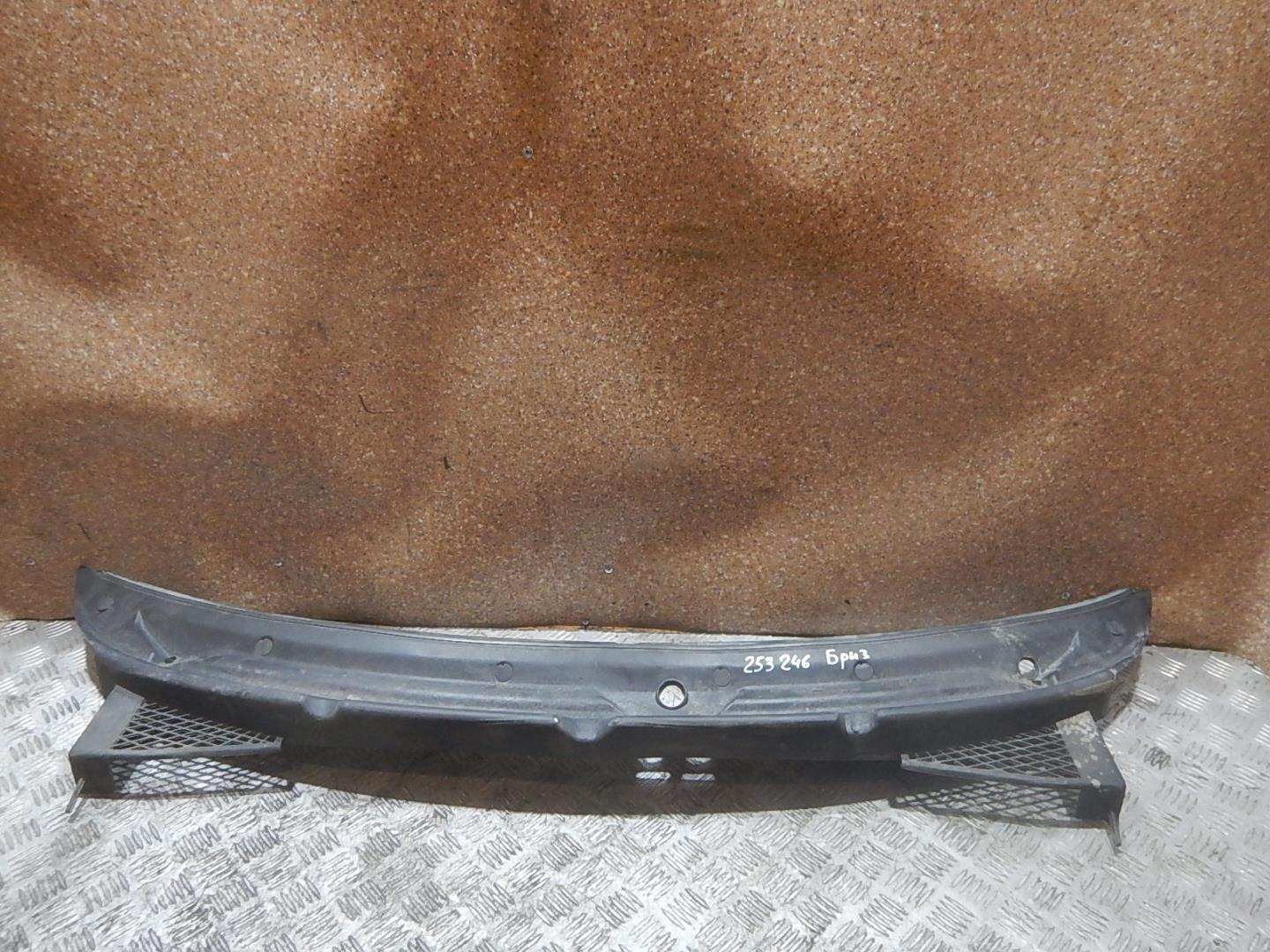 Решетка стеклоочистителей (Жабо)