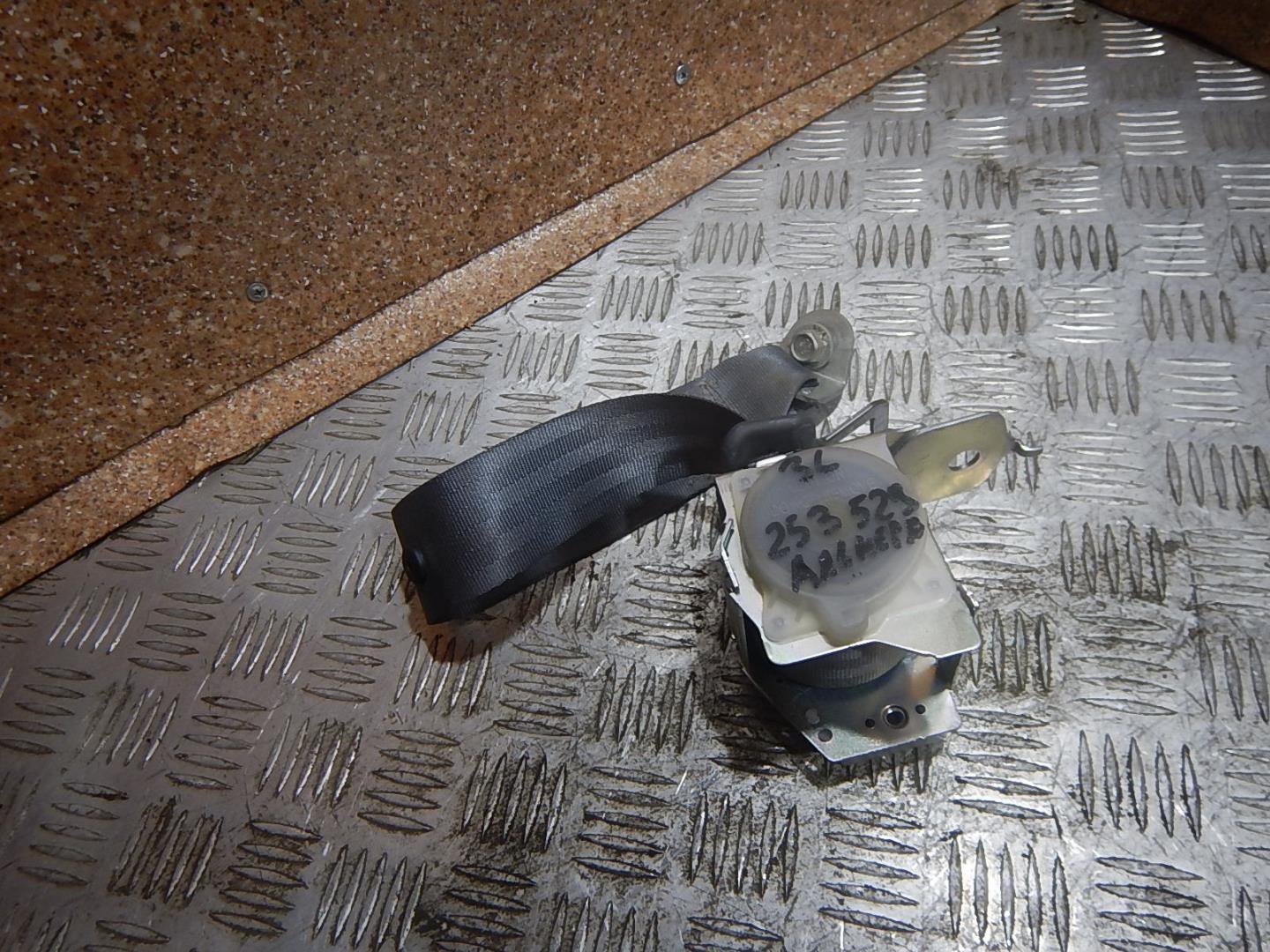 Ремень безопасности