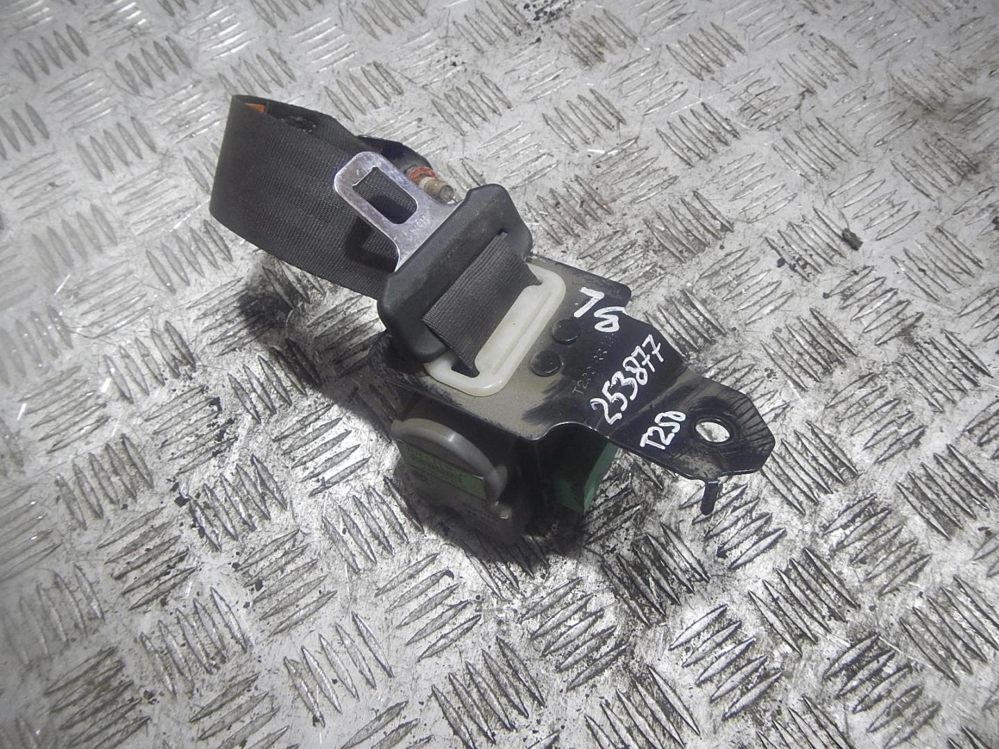 Ремень безопасности