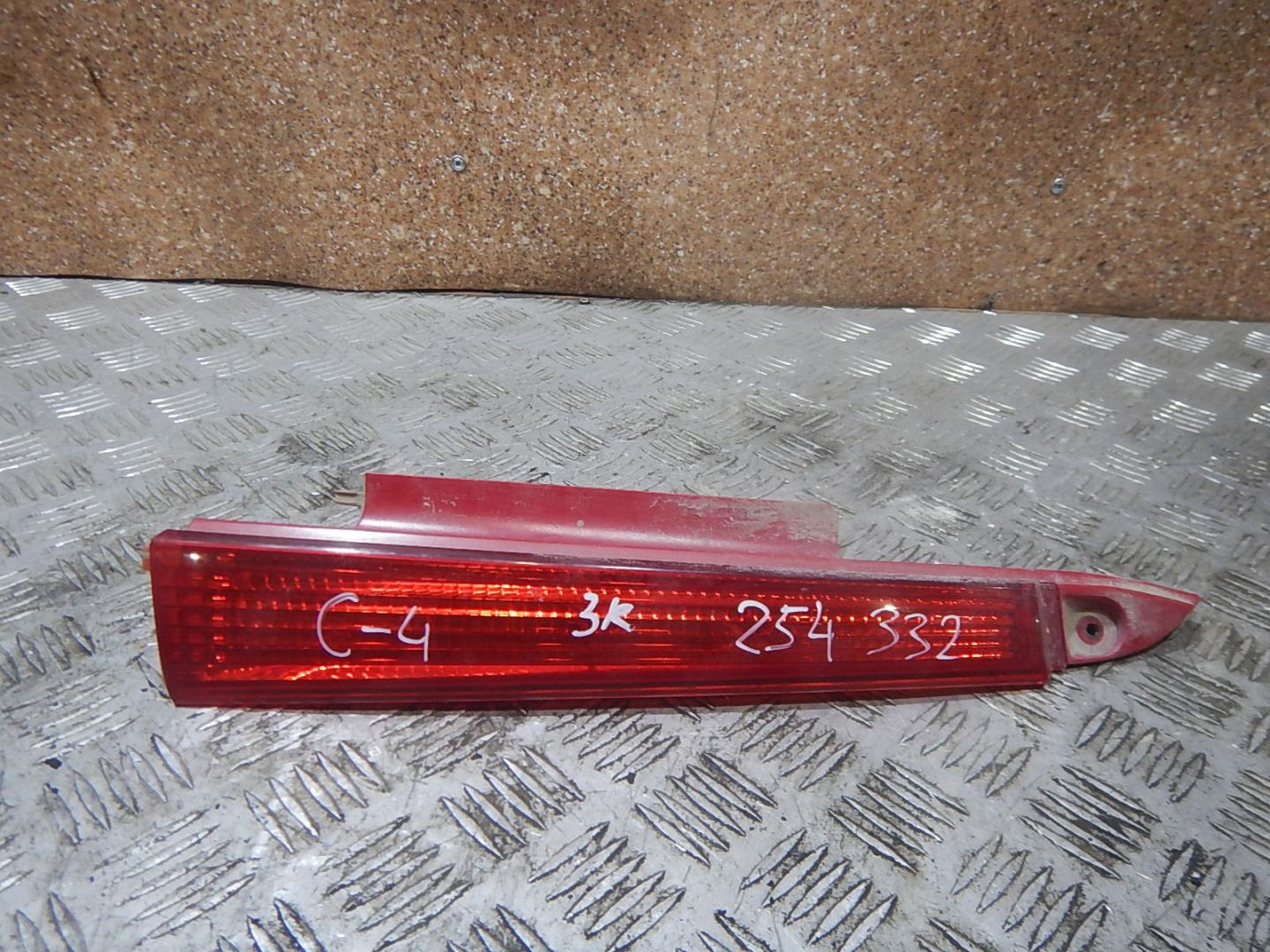 Фонарь задний правый