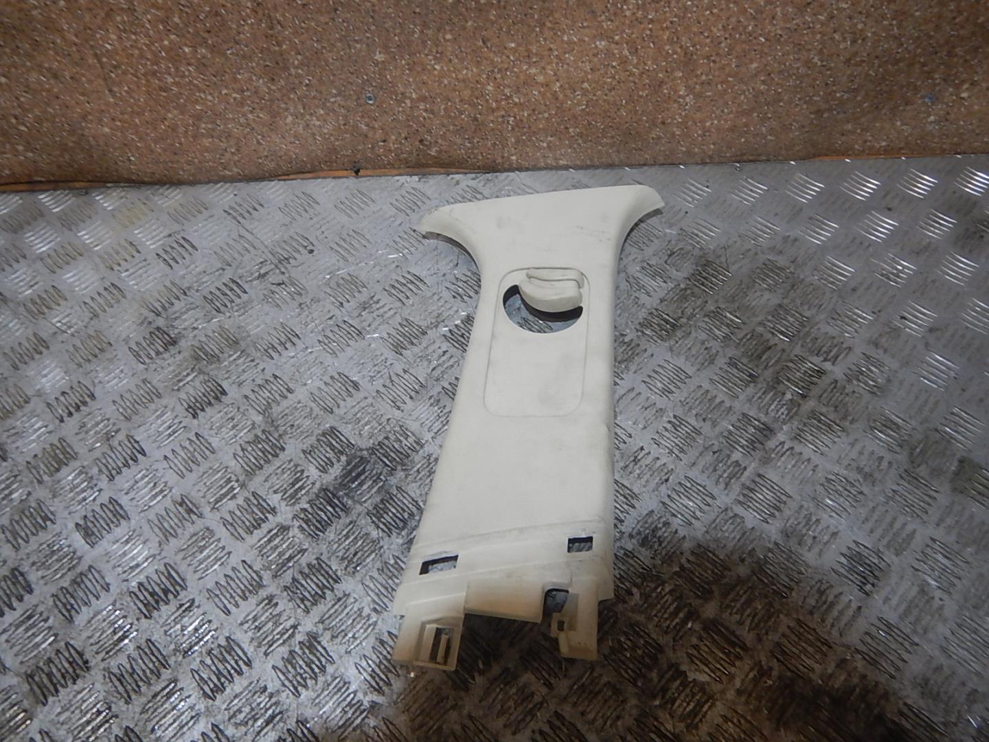 Обшивка стойки