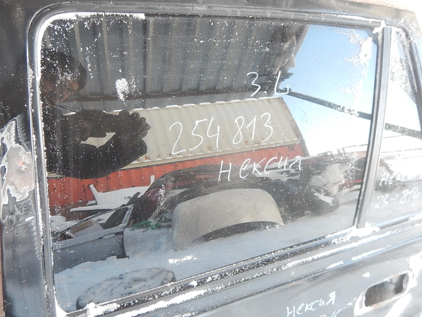 Стекло двери задней левой