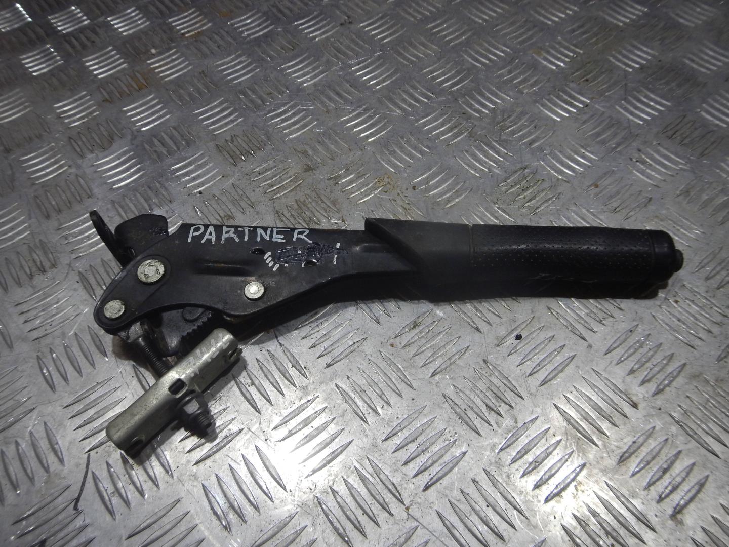 Рычаг стояночного тормоза