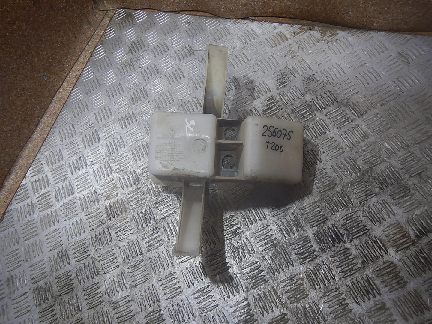 Кронштейн усилителя заднего бампера