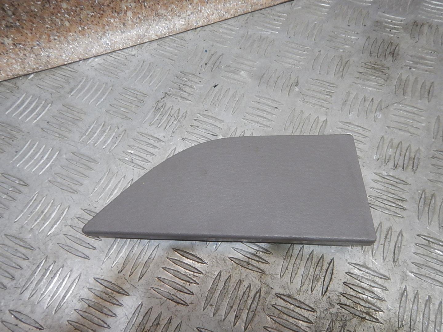 Накладка двери задней правой