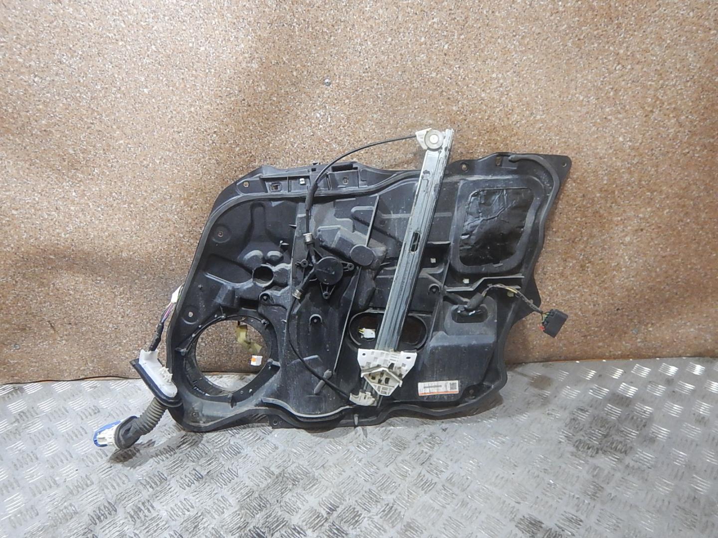 Стеклоподъемник электр. передний левый